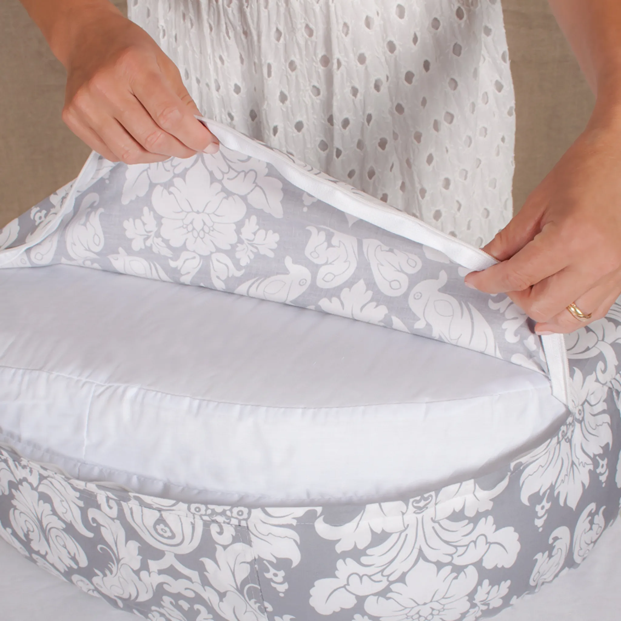 Bebe au Lait | Nursing Pillow