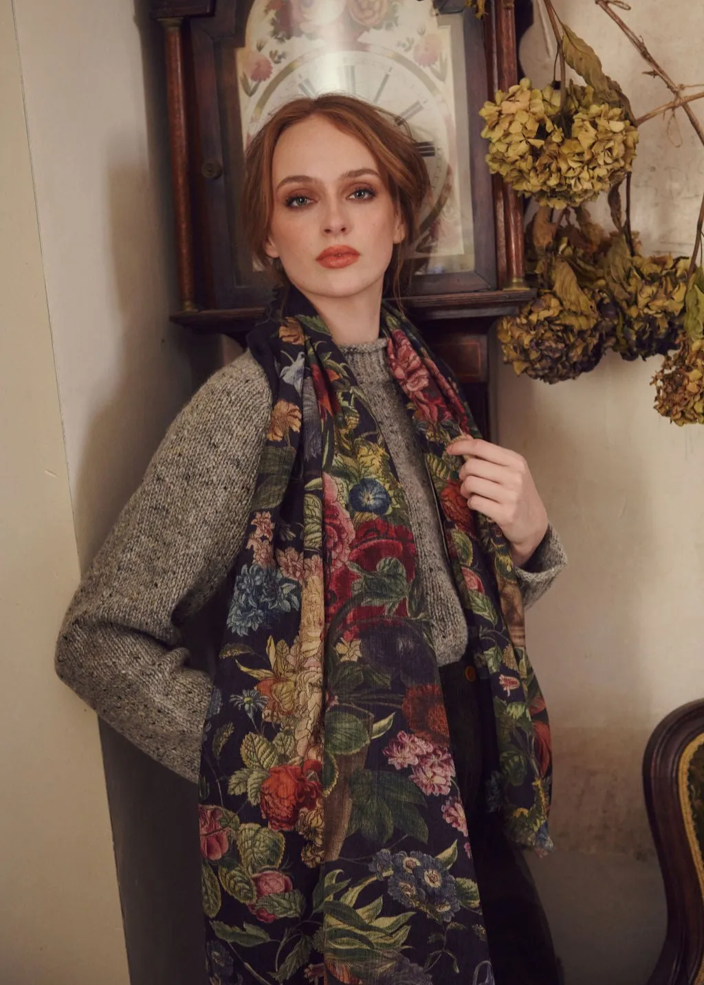 Primula Black Wool Scarf - One Hundred Stars